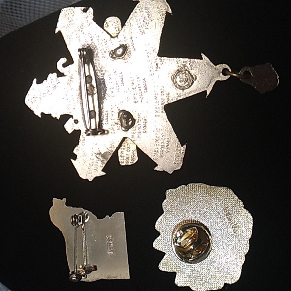 3 Collectible Pins -2 Legion(Quebec & Hawaii)& M.B.A. Nfld. - Picture 7 of 7